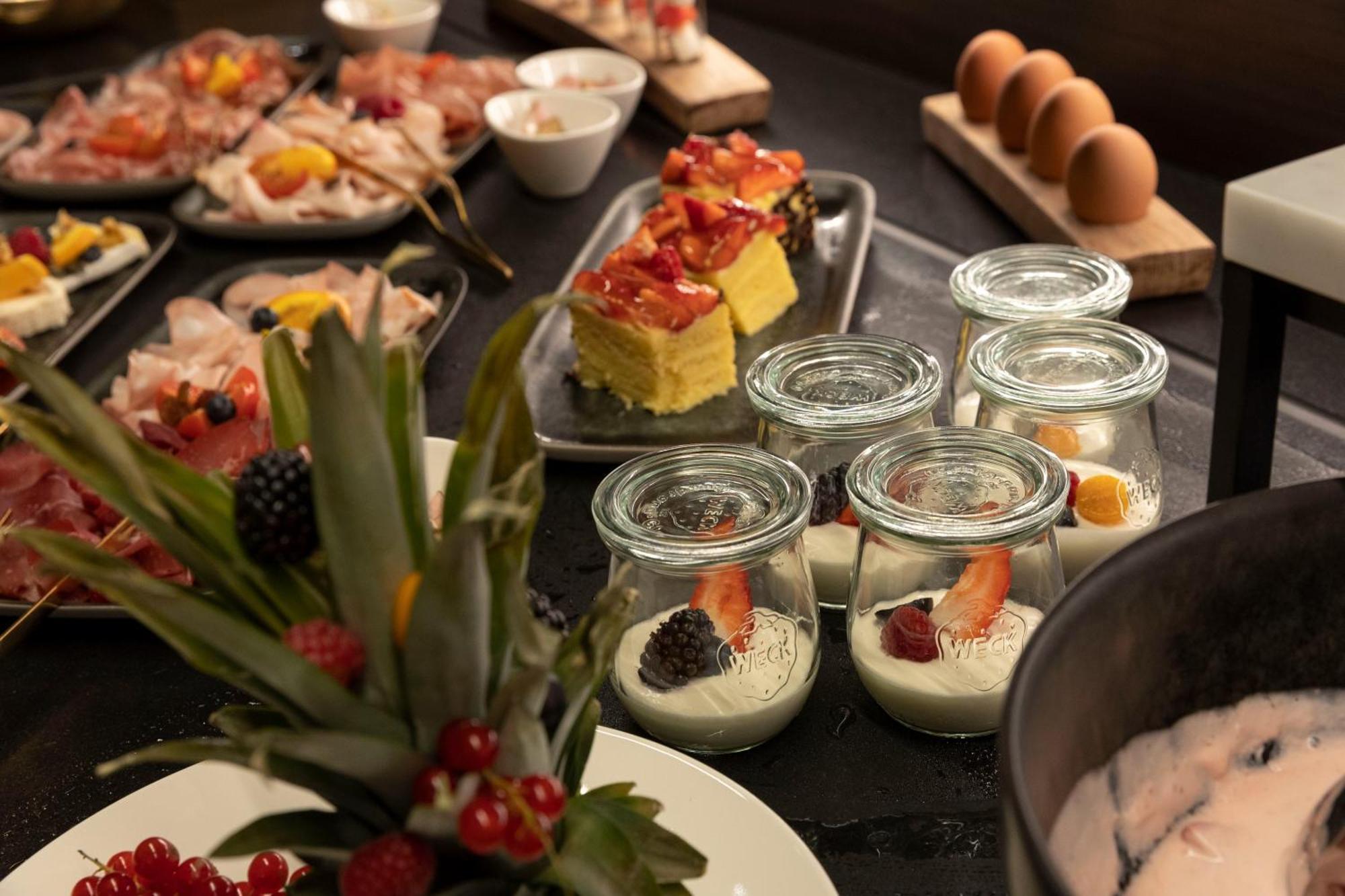 Ansitz Battisti Suites (Adults Only) Caldaro Kültér fotó